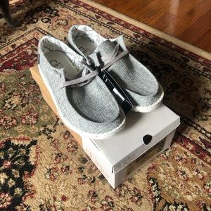 Hey dudes women size 7 NWT